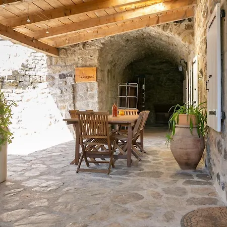 Chateau De Laulagnet